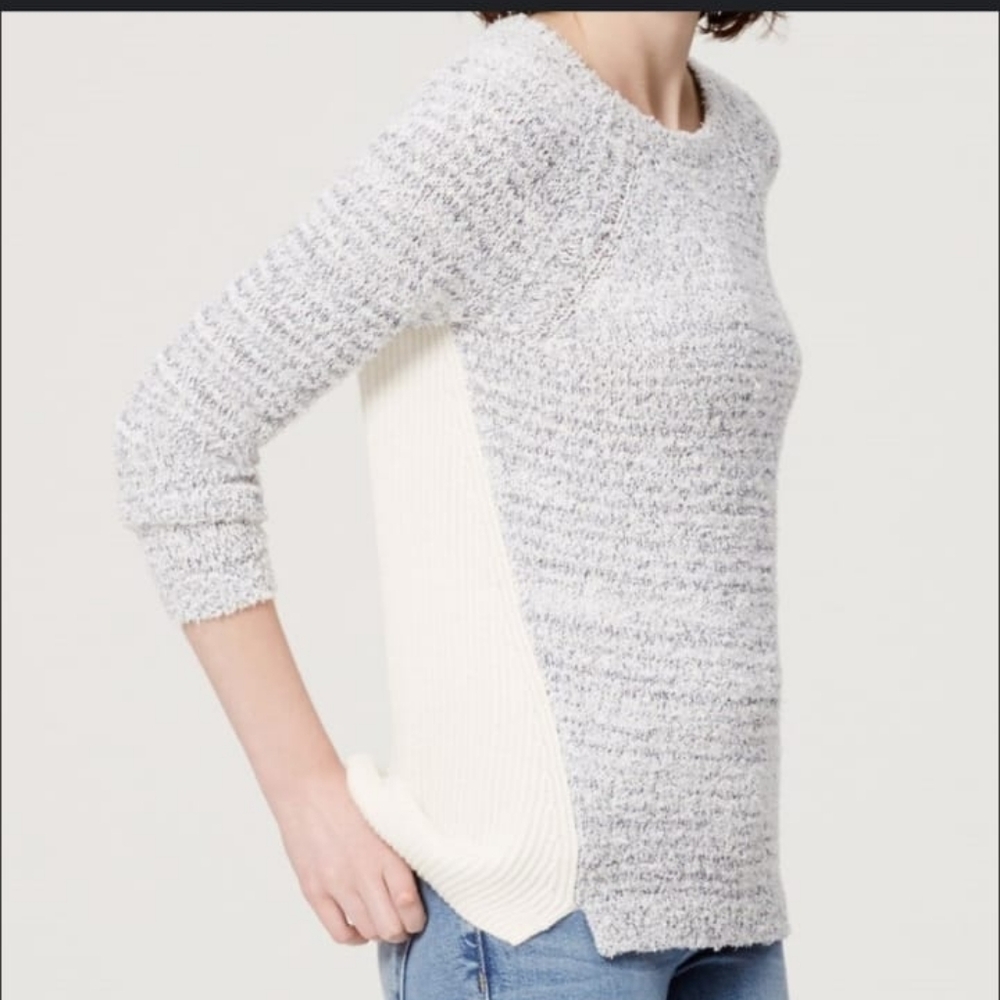 Anne Taylor LOFT | Light weight sweater | GREY and WHITE